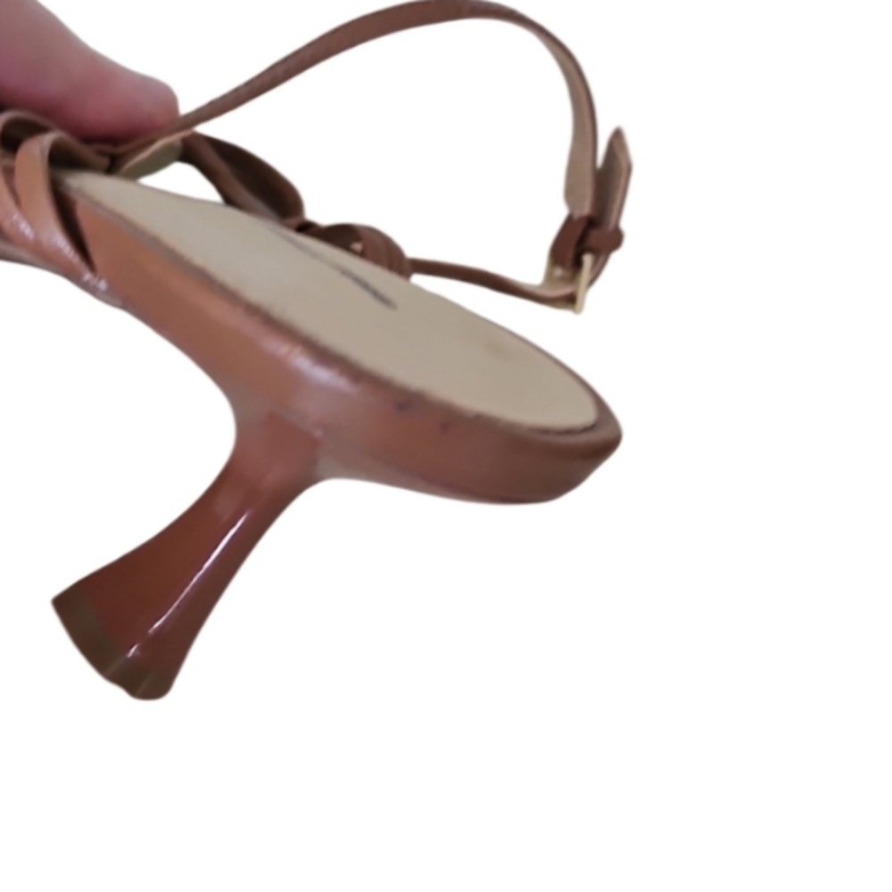 NEW! ANN TAYLOR Leather Gold Ornamental Strappy Sandals 6.5. - Picture 5 of 6